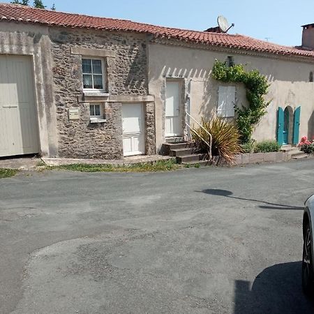 فيلا Basse De Ramparts Vouvant المظهر الخارجي الصورة